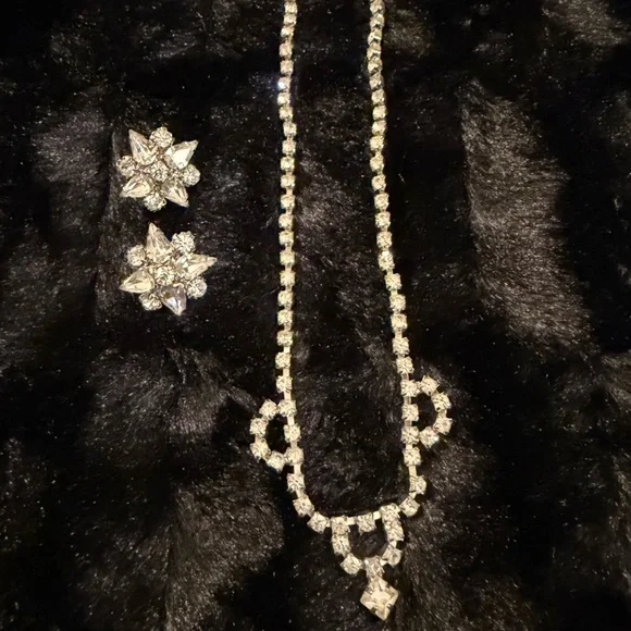 Vintage Rhinestone Necklace w/Weiss Screw Back Pronged Rhinestone Earrings - Picture 5 of 6